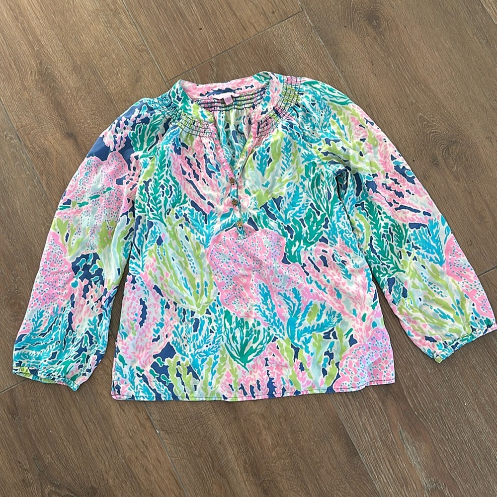 Lilly Pulitzer women's long sleeve shirt. Size S.